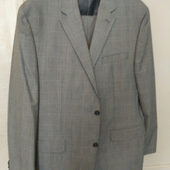 Mens Calvin Klien 3 pc suit - Picture 3 of 4